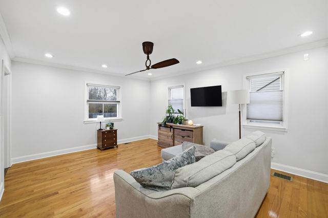 1104 Oak Hill Drive, Lexington, KY 40505