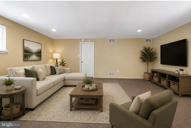 302 CHEYENNE TRL, Browns Mills, NJ 08015