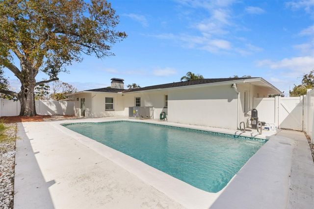 4908 STOLLS AVENUE, Tampa, FL 33615