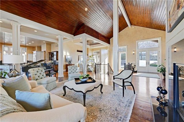 100 Hever Knoll Avenue, Loch Lloyd, MO 64012