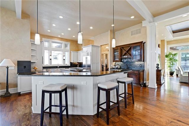 100 Hever Knoll Avenue, Loch Lloyd, MO 64012