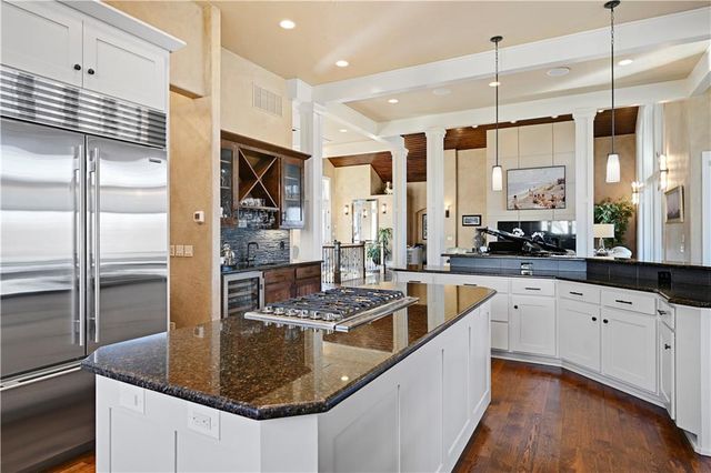 100 Hever Knoll Avenue, Loch Lloyd, MO 64012