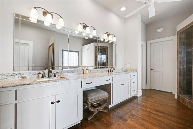 100 Hever Knoll Avenue, Loch Lloyd, MO 64012