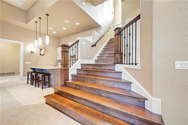 100 Hever Knoll Avenue, Loch Lloyd, MO 64012