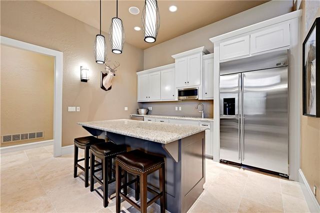 100 Hever Knoll Avenue, Loch Lloyd, MO 64012