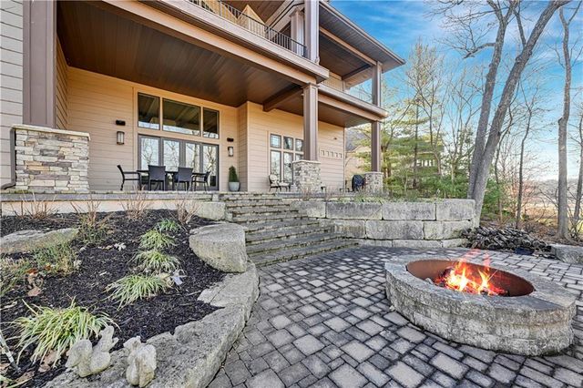 100 Hever Knoll Avenue, Loch Lloyd, MO 64012