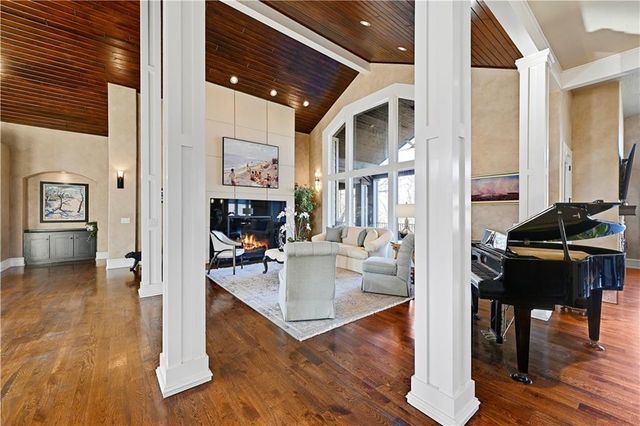 100 Hever Knoll Avenue, Loch Lloyd, MO 64012