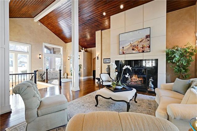 100 Hever Knoll Avenue, Loch Lloyd, MO 64012