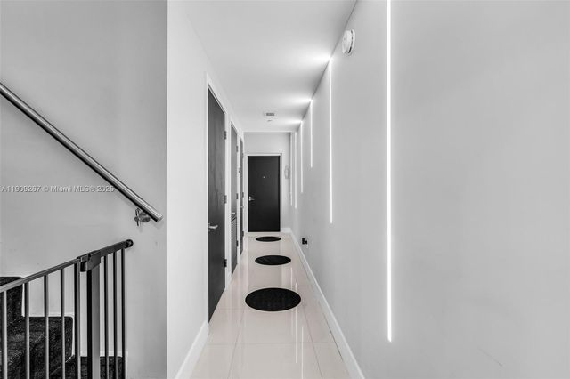 6000 Collins Ave 134, Miami Beach, FL 33140