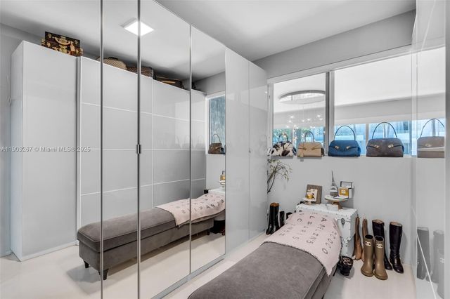 6000 Collins Ave 134, Miami Beach, FL 33140