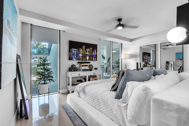 6000 Collins Ave 134, Miami Beach, FL 33140