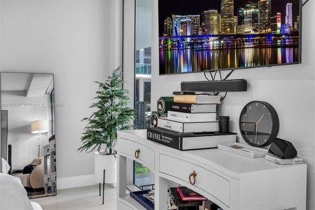 6000 Collins Ave 134, Miami Beach, FL 33140