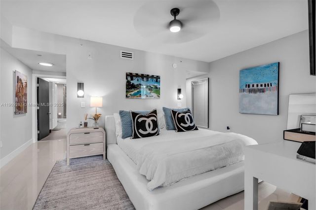 6000 Collins Ave 134, Miami Beach, FL 33140