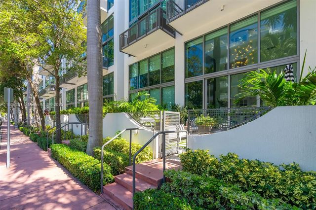 6000 Collins Ave 134, Miami Beach, FL 33140