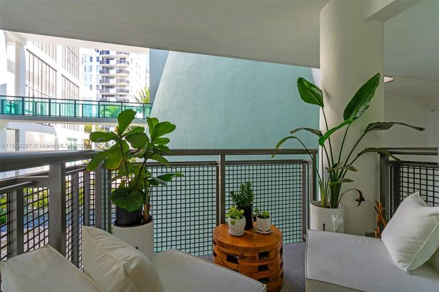 6000 Collins Ave 134, Miami Beach, FL 33140