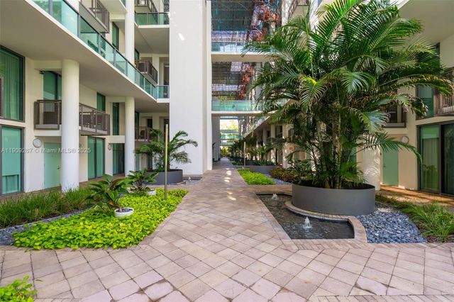 6000 Collins Ave 134, Miami Beach, FL 33140
