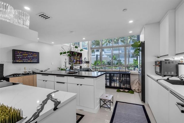 6000 Collins Ave 134, Miami Beach, FL 33140