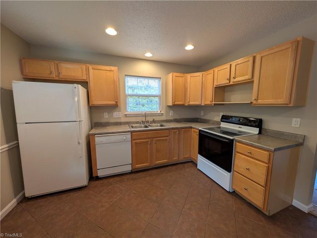 275 Malamute Lane, Greensboro, NC 27407