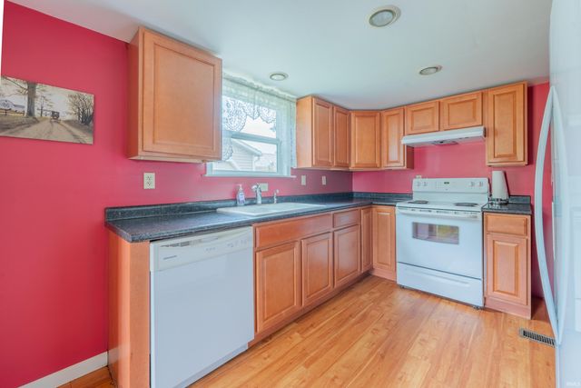1330 Hillcrest Road, Bedford, IN 47421