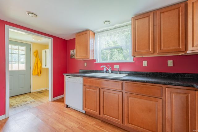 1330 Hillcrest Road, Bedford, IN 47421