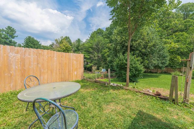 1330 Hillcrest Road, Bedford, IN 47421