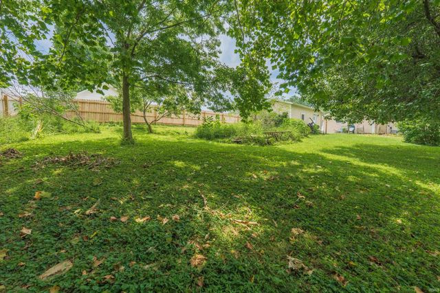 1330 Hillcrest Road, Bedford, IN 47421
