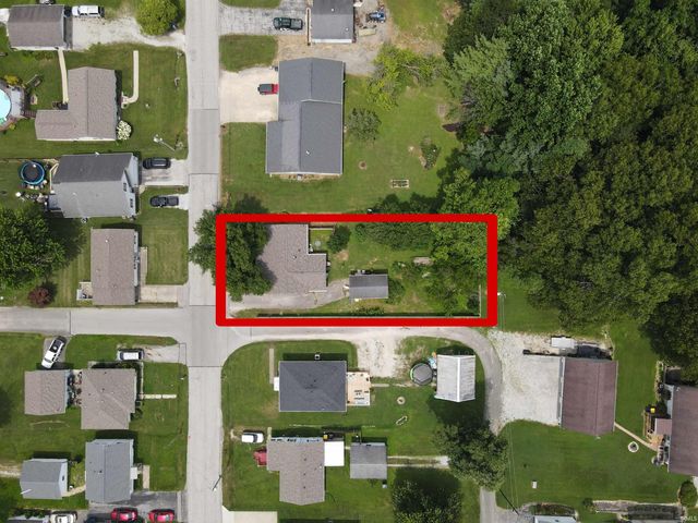 1330 Hillcrest Road, Bedford, IN 47421