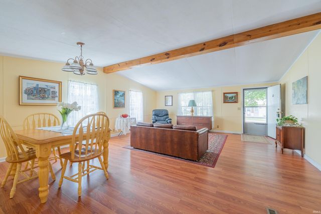 1330 Hillcrest Road, Bedford, IN 47421