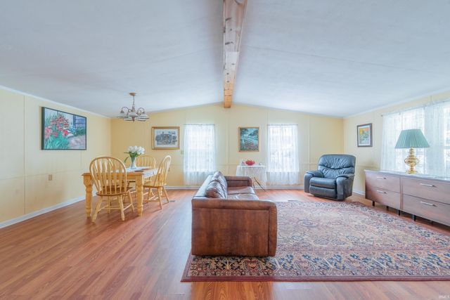 1330 Hillcrest Road, Bedford, IN 47421