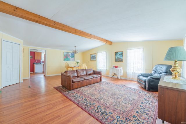 1330 Hillcrest Road, Bedford, IN 47421