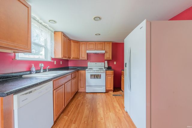 1330 Hillcrest Road, Bedford, IN 47421