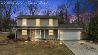 6885 Aeroview Street, West Bloomfield Charter Township, MI 48324