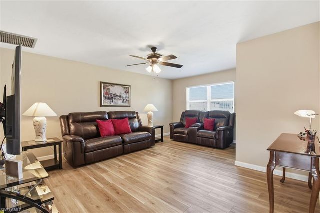 126 SE 40th TER, Cape Coral, FL 33904