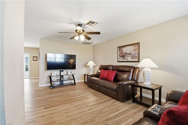 126 SE 40th TER, Cape Coral, FL 33904