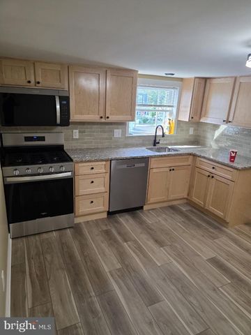 410 LOGAN ST, Bristol, PA 19007
