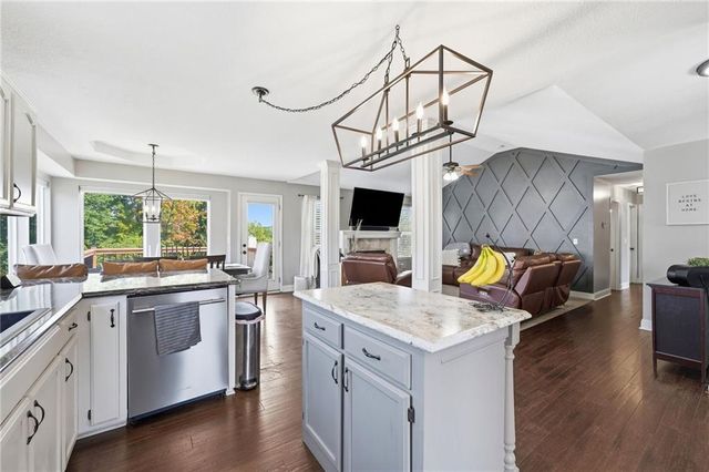 1910 Chestnut Drive, Pleasant Hill, MO 64080