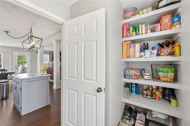 1910 Chestnut Drive, Pleasant Hill, MO 64080