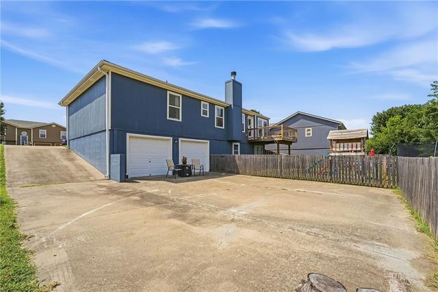 1910 Chestnut Drive, Pleasant Hill, MO 64080
