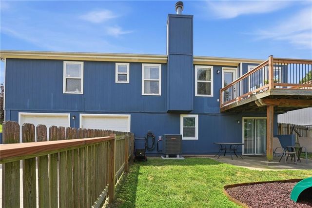 1910 Chestnut Drive, Pleasant Hill, MO 64080