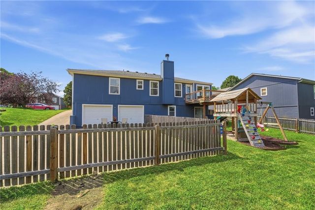 1910 Chestnut Drive, Pleasant Hill, MO 64080