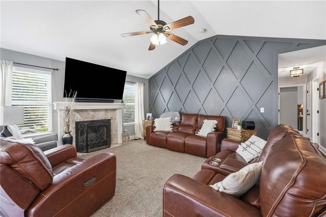 1910 Chestnut Drive, Pleasant Hill, MO 64080