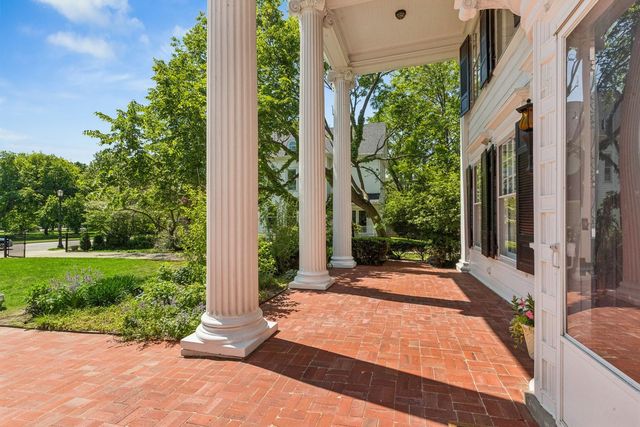 1616 Forest Place, Evanston, IL 60201