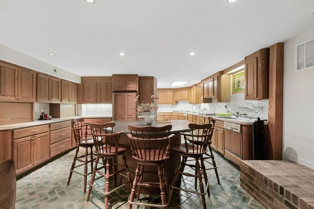 1616 Forest Place, Evanston, IL 60201