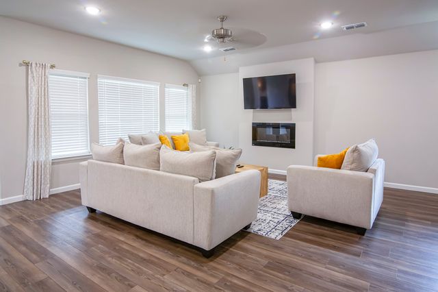 4718 BUTTONBUSH DR, Venus, TX 76084