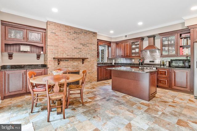 1502 HIGHWOOD DR, Mclean, VA 22101