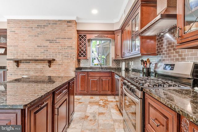 1502 HIGHWOOD DR, Mclean, VA 22101