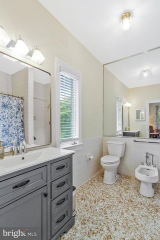 1502 HIGHWOOD DR, Mclean, VA 22101