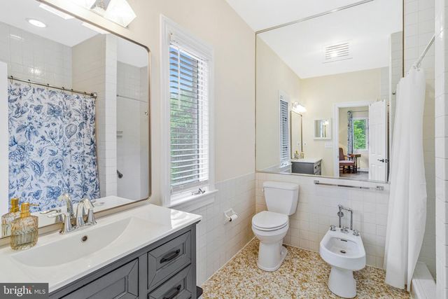 1502 HIGHWOOD DR, Mclean, VA 22101