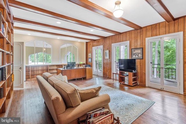 1502 HIGHWOOD DR, Mclean, VA 22101