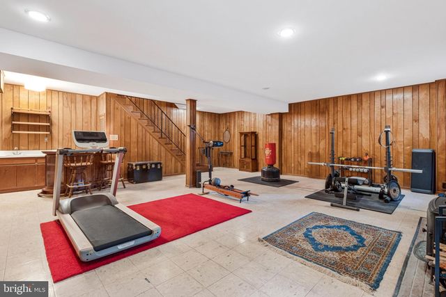 1502 HIGHWOOD DR, Mclean, VA 22101